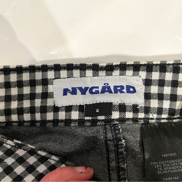 Peter nygard Straight legged white and black checkered button up pants - Picture 9 of 12